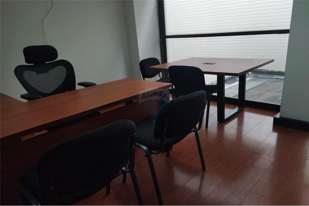 Office for Sale in SANTA BARBARA Distrito Capital 110111